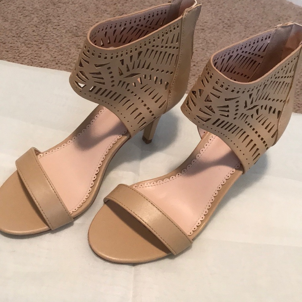 Cream beige open toed heels